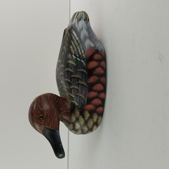 Hand Painted wooden duck decoy - Picture 1 of 4